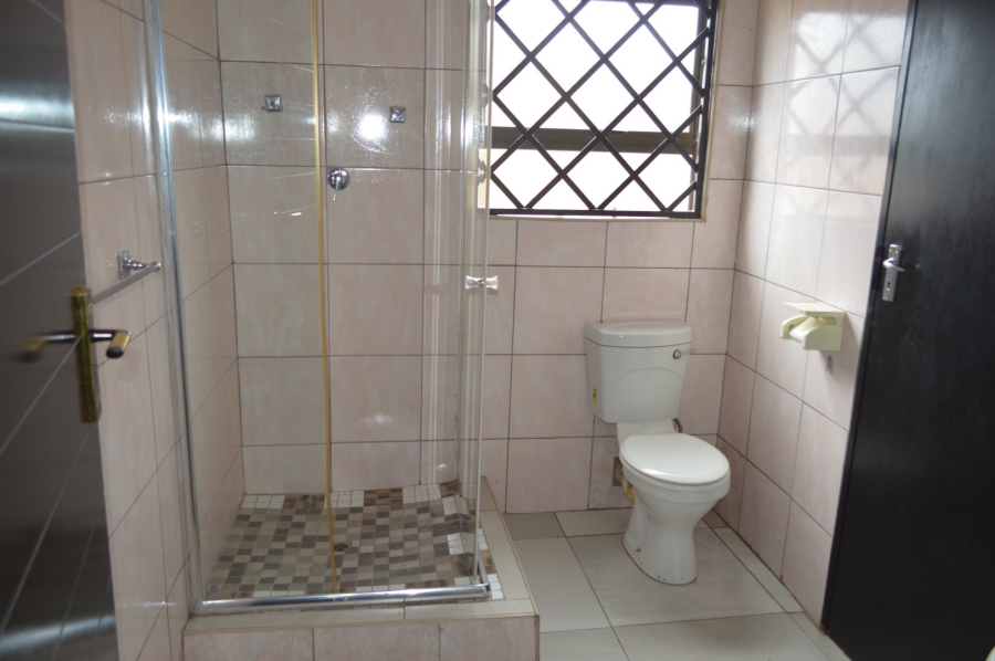 5 Bedroom Property for Sale in Flamwood North West